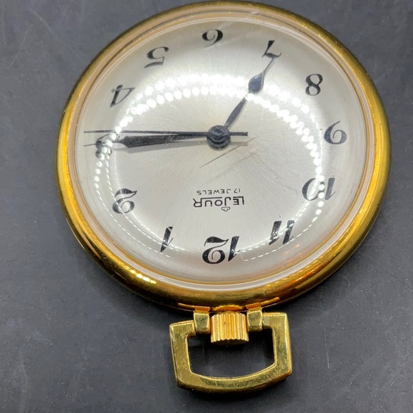 Vintage Le Jour 17 Jewel Pocket Watch Gold Tone - Picture 3 of 6